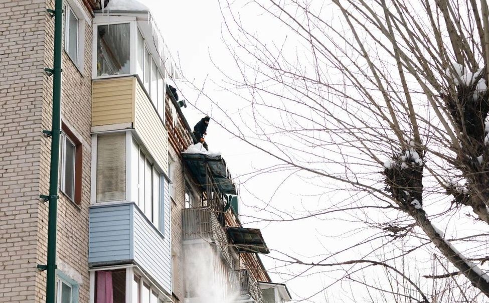 В Чувашии очистили кровли 434 многоквартирных домов