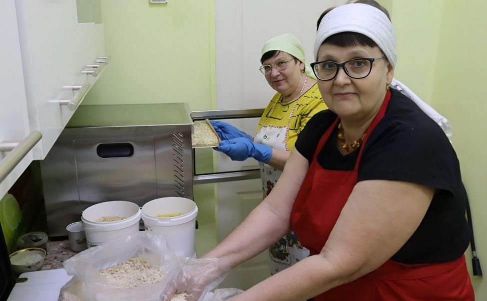 Волонтеры из Алатыря готовят бойцам СВО домашнюю еду