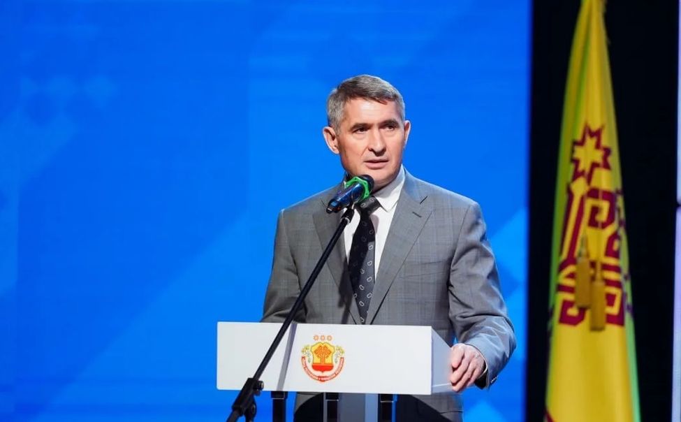 Глава Чувашии присвоил почетные звания за заслуги в профессиональной деятельности