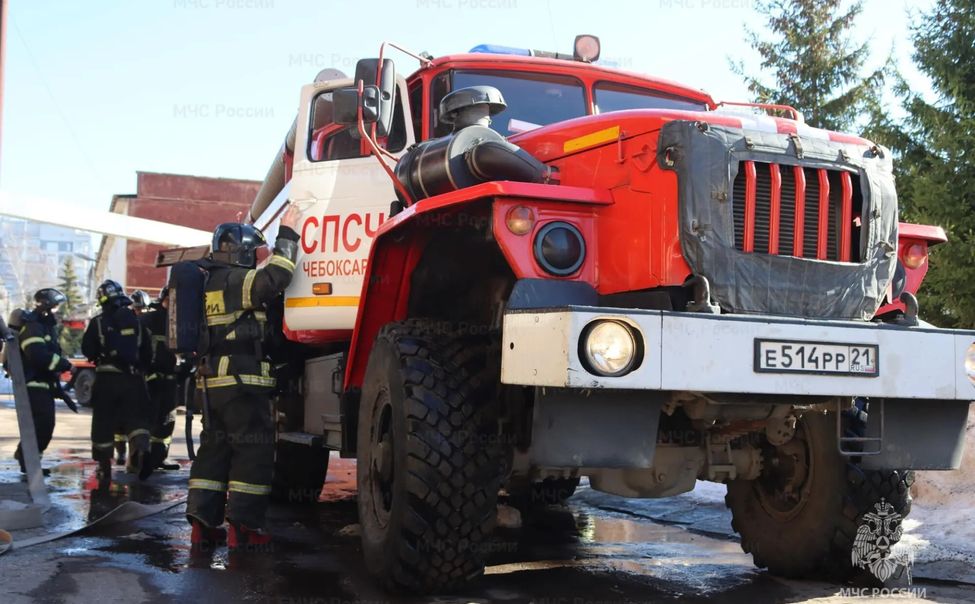 Пожарные успешно провели учения на фабрике Пожарные успешно провели учения на фабрике