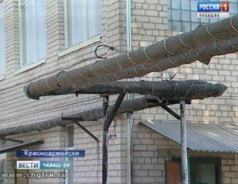 Красноармейскинче çуртсене хутса ăшăтмалли çĕнĕ хатĕрсем вырнаçтараççĕ 