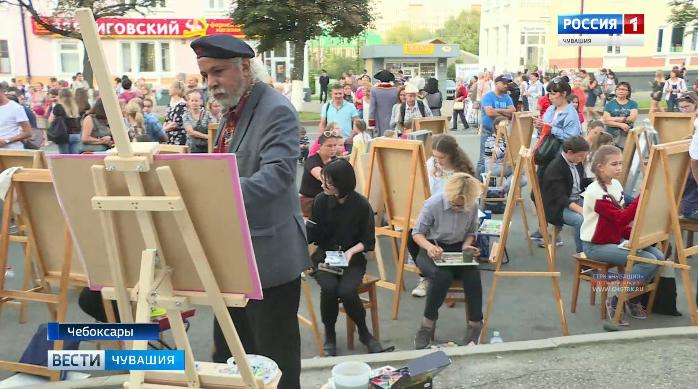 В День города для чебоксарцев и гостей столицы традиционно раскинулся творческий бульвар В День города для чебоксарцев и гостей столицы традиционно раскинулся творческий бульвар