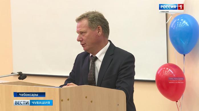 Глава города Евгений Кадышев поздравил первокурсников чебоксарского филиала МГЭУ с новым учебным годом Глава города Евгений Кадышев поздравил первокурсников чебоксарского филиала МГЭУ с новым учебным годом