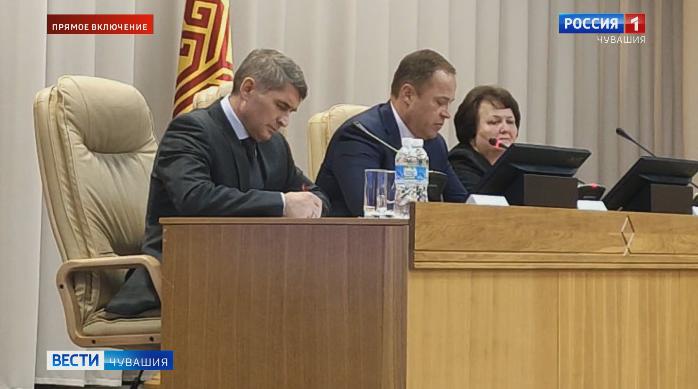 Полномочный представитель Президента в Поволжье Игорь Комаров представил нового Главу Чувашии Полномочный представитель Президента в Поволжье Игорь Комаров представил нового Главу Чувашии