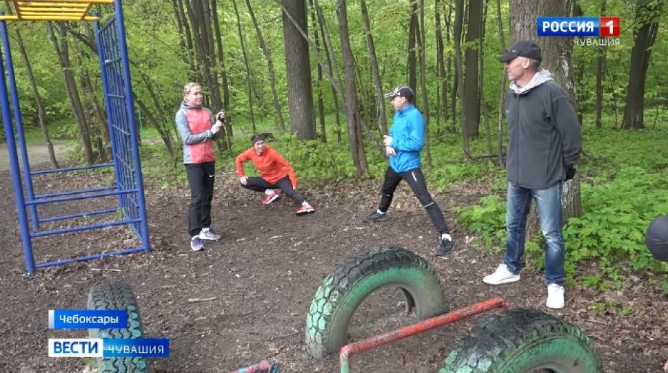 Чувашские легкоатлеты проводят тренировки в лесу Чувашские легкоатлеты проводят тренировки в лесу