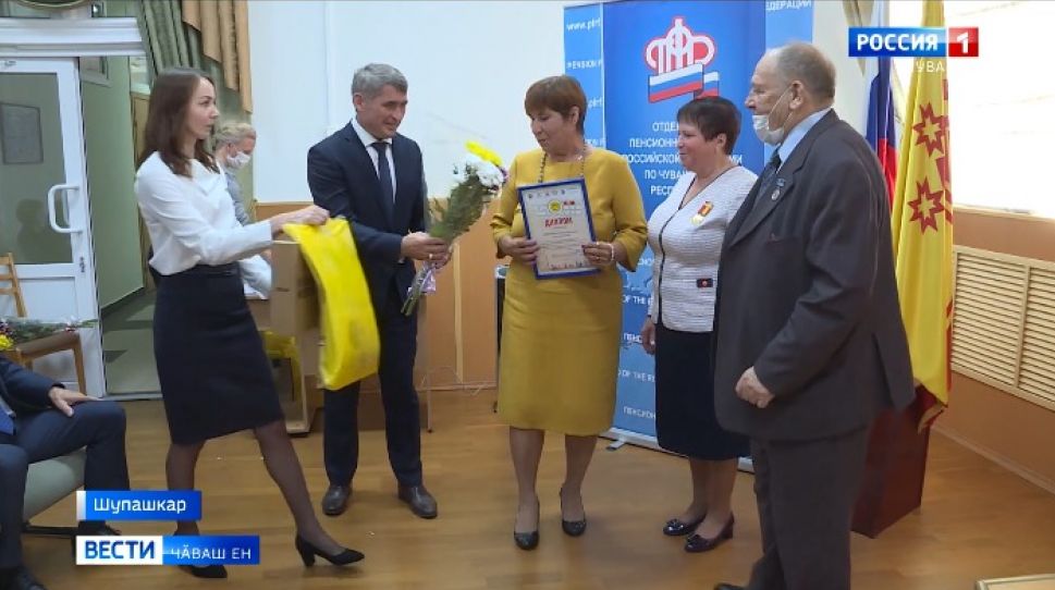 Олег Николаев Раҫҫей Пенси фончӗн Шупашкарти уйрӑмӗн ӗҫӗ-хӗлӗпе паллашрӗ Олег Николаев Раҫҫей Пенси фончӗн Шупашкарти уйрӑмӗн ӗҫӗ-хӗлӗпе паллашрӗ