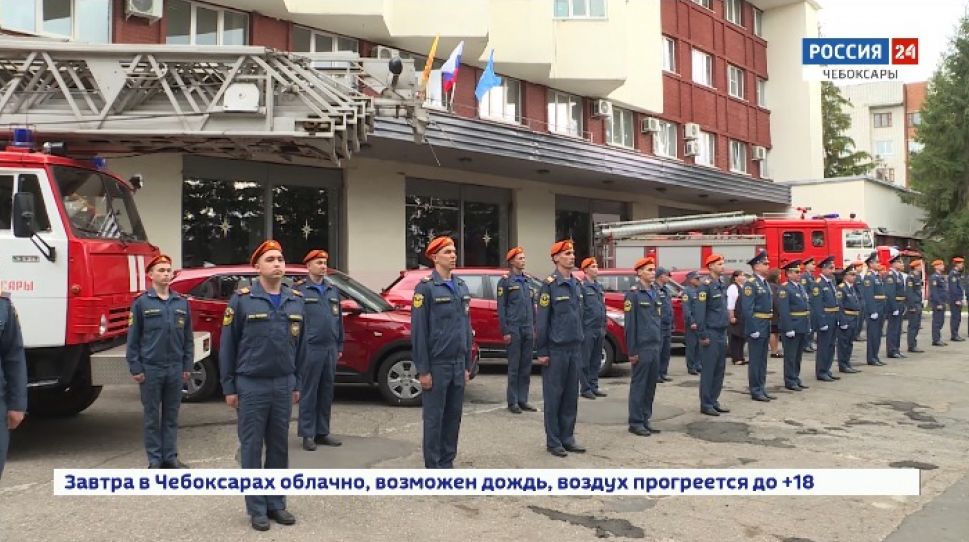 В Чебоксарах 22 молодых пожарных МЧС России по Чувашии приняли присягу В Чебоксарах 22 молодых пожарных МЧС России по Чувашии приняли присягу
