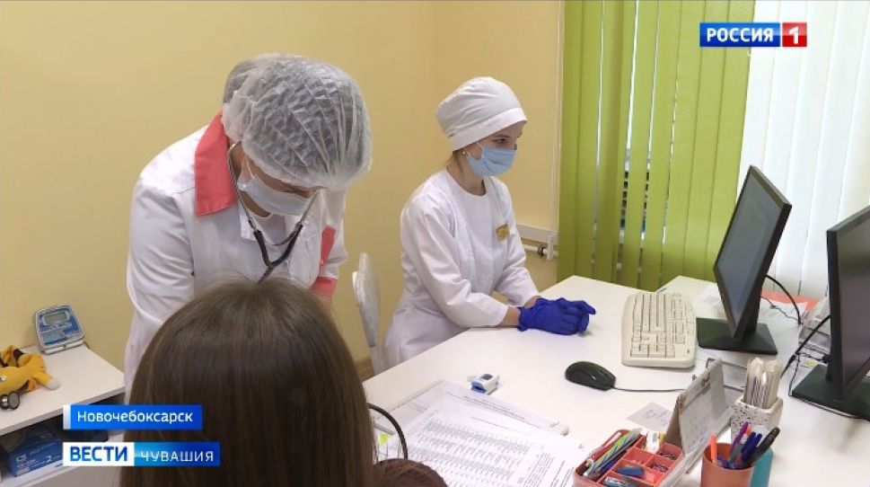 В Чувашии студенты-медики вновь пришли на подмогу врачам В Чувашии студенты-медики вновь пришли на подмогу врачам