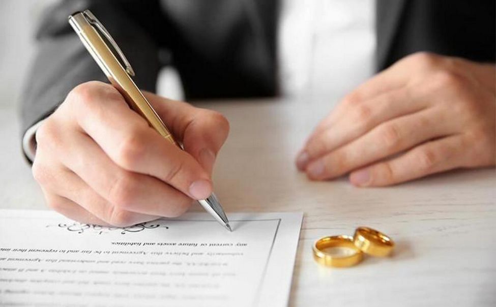 Семья из Чувашии заключила брачный договор, чтобы скрыть имущество от  ареста - ГТРК Чувашия