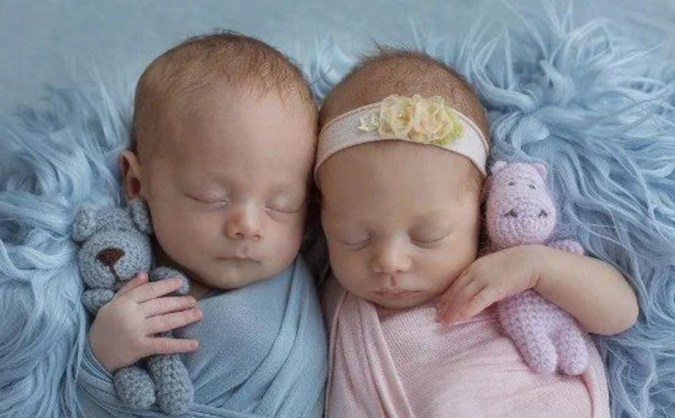 Я стала наставником королевских близнецов. З двійнятами. В 2023 году в Украине дети какие рождаются.