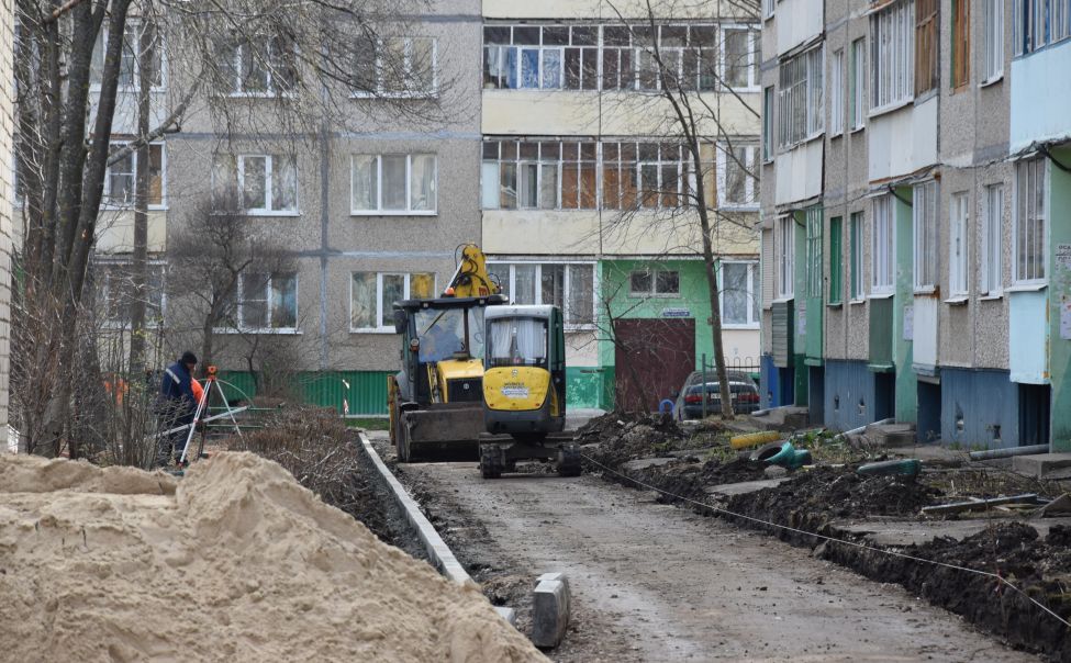 В Чебоксарах ремонтируют дворы В Чебоксарах ремонтируют дворы