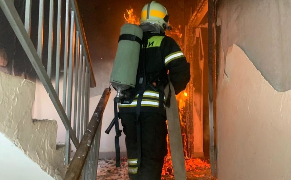Из-за пожара в новочебоксарском общежитии погиб человек