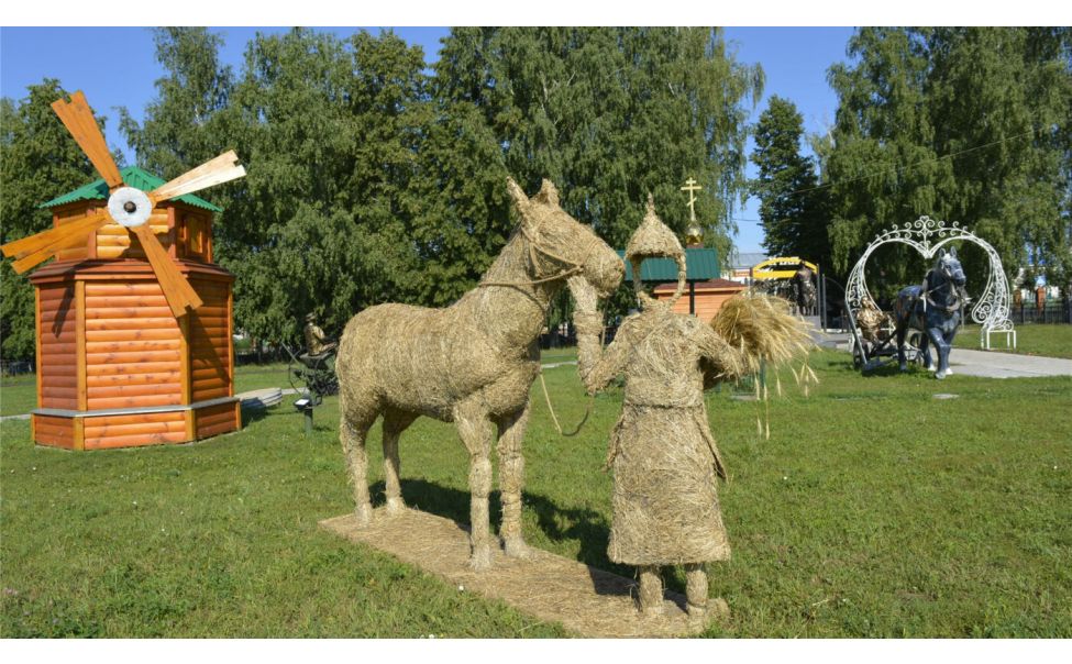 В Яльчиках появился соломенный арт-объект В Яльчиках появился соломенный арт-объект