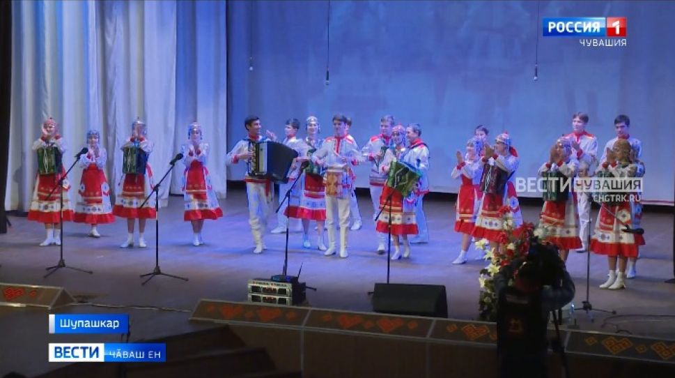 Ушкӑнӗ те, ертӳҫи те ҫавра ҫулта Ушкӑнӗ те, ертӳҫи те ҫавра ҫулта