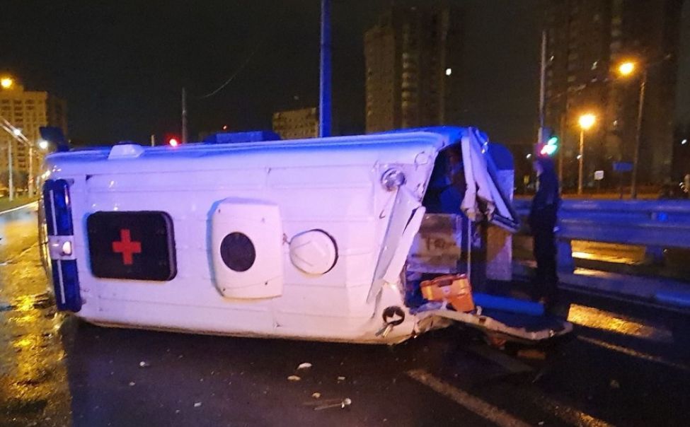 Рано утром в Чебоксарах "скорая" попала в ДТП Рано утром в Чебоксарах "скорая" попала в ДТП