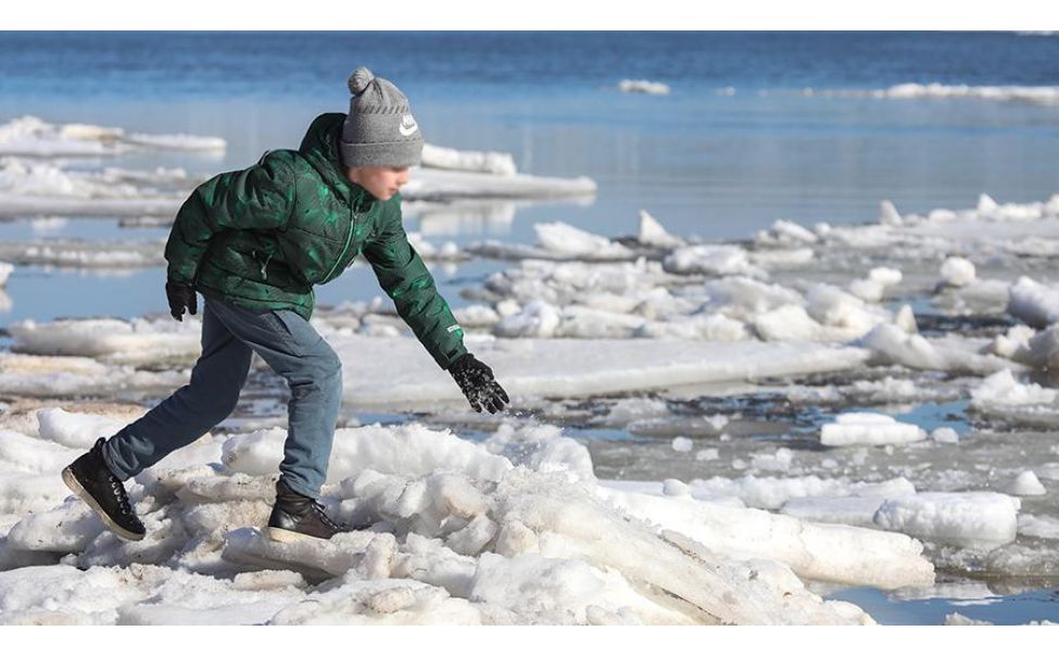 В Алатыре спасли 11-летнего ребенка со льдины в акватории Суры