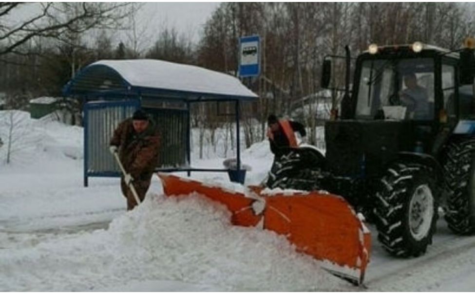 В Чебоксарах в Сочельник снег убирают около сотни спецмашин и 1,5 тысячи дворников