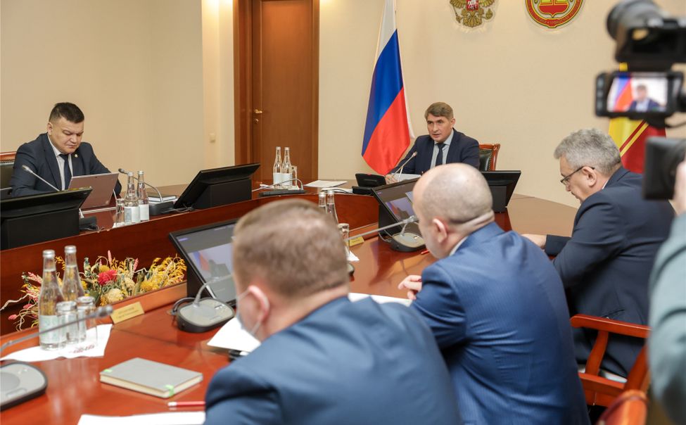 В новогоднюю ночь в Чебоксарах, несмотря на запрет, работали 5 заведений общепита В новогоднюю ночь в Чебоксарах, несмотря на запрет, работали 5 заведений общепита