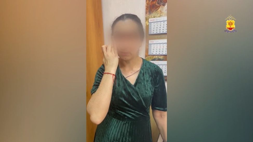Полицейские задержали мошенницу, похитившую у жителей Чувашии 124 тысячи рублей Полицейские задержали мошенницу, похитившую у жителей Чувашии 124 тысячи рублей