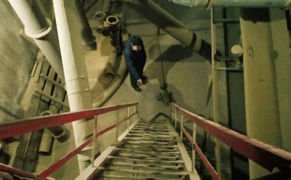 В Чебоксарах аппаратчик элеваторного цеха сорвалась с 3-метровой высоты и сломала позвоночник В Чебоксарах аппаратчик элеваторного цеха сорвалась с 3-метровой высоты и сломала позвоночник