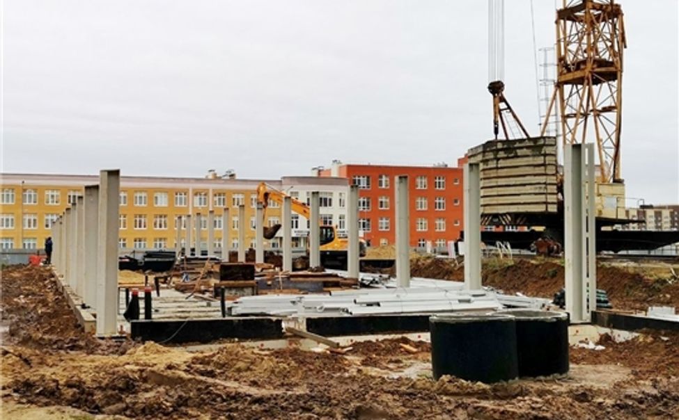 В Чебоксарах в мкр "Новый город" продолжается строительство крытого катка В Чебоксарах в мкр "Новый город" продолжается строительство крытого катка