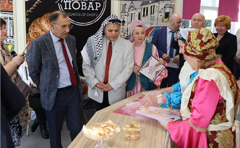 Чебоксарцев познакомили с национальной татарской кухней Чебоксарцев познакомили с национальной татарской кухней