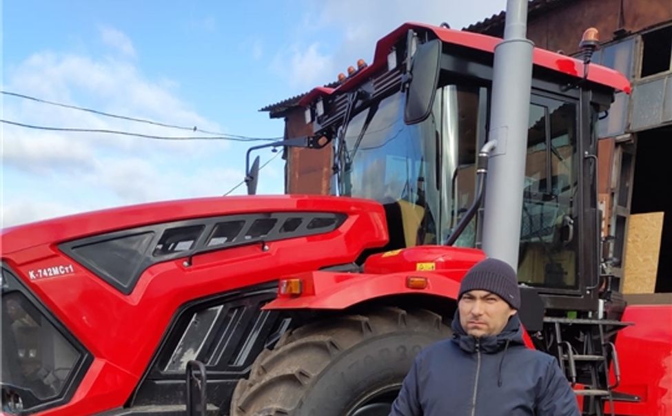 Хозяйства Цивильского района продолжают обновлять машинно - тракторный парк Хозяйства Цивильского района продолжают обновлять машинно - тракторный парк