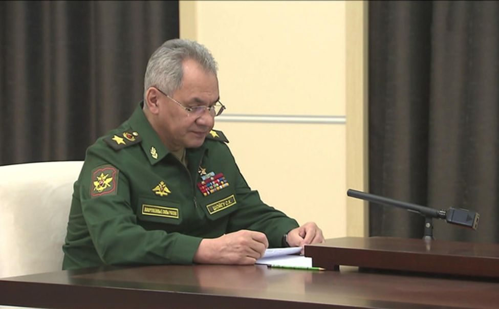 Сергей Шойгу доложил Владимиру Путину о завершении частичной мобилизации Сергей Шойгу доложил Владимиру Путину о завершении частичной мобилизации