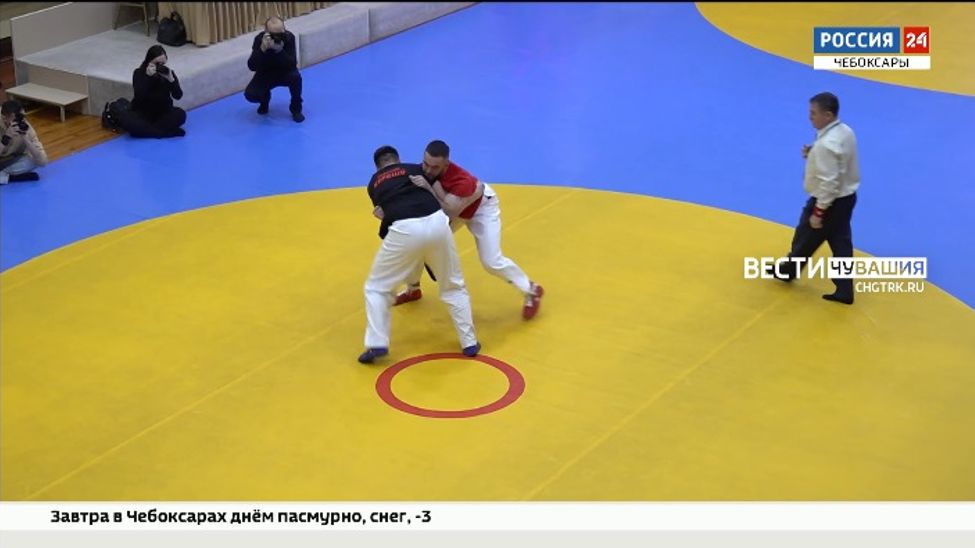 В Чебоксарах состоялся чемпионат по национальной борьбе «Кӗрешӳ» В Чебоксарах состоялся чемпионат по национальной борьбе «Кӗрешӳ»