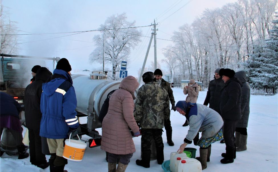 Жители села в Цивильском МО из-за коммунальной аварии шесть дней остаются без воды