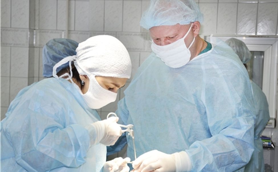 Чебоксарские врачи удалили кисту у юного пациента 