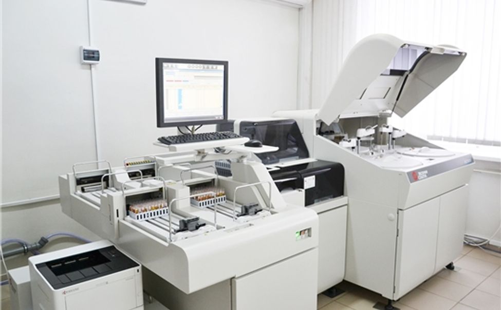 В лаборатории ГКБ №1 появились новые анализаторы, способные обрабатывать до двух тысяч тестов в час