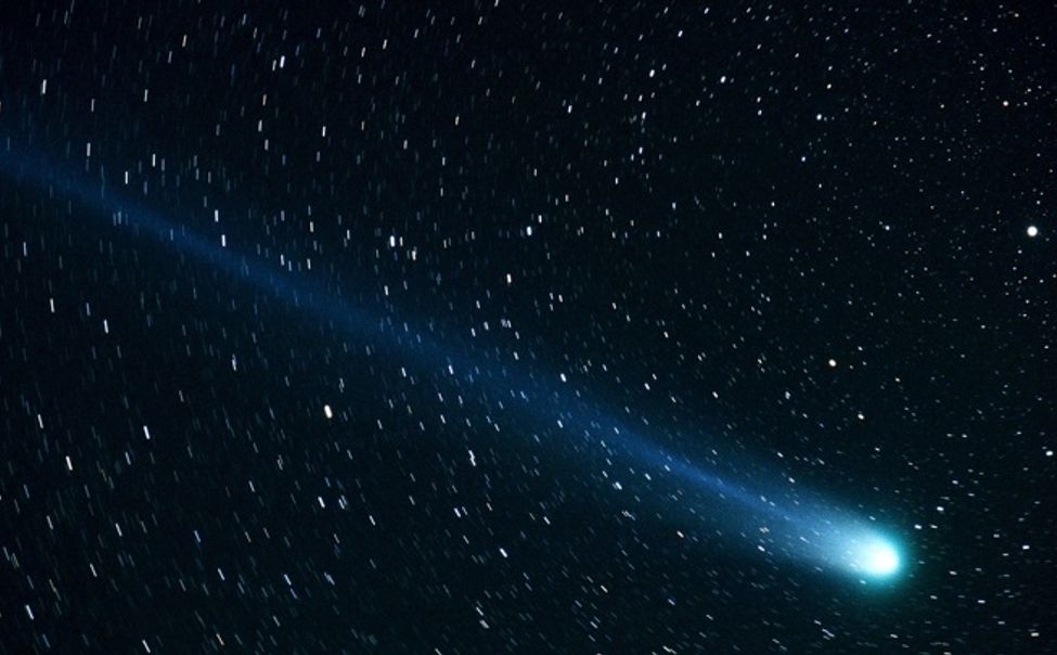 Сегодня впервые за 50 тыс лет максимально близко к Земле  пролетит уникальная комета 