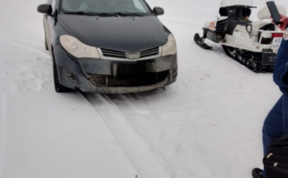 В Чувашии спасатели наказали водителей, выехавших на лед 