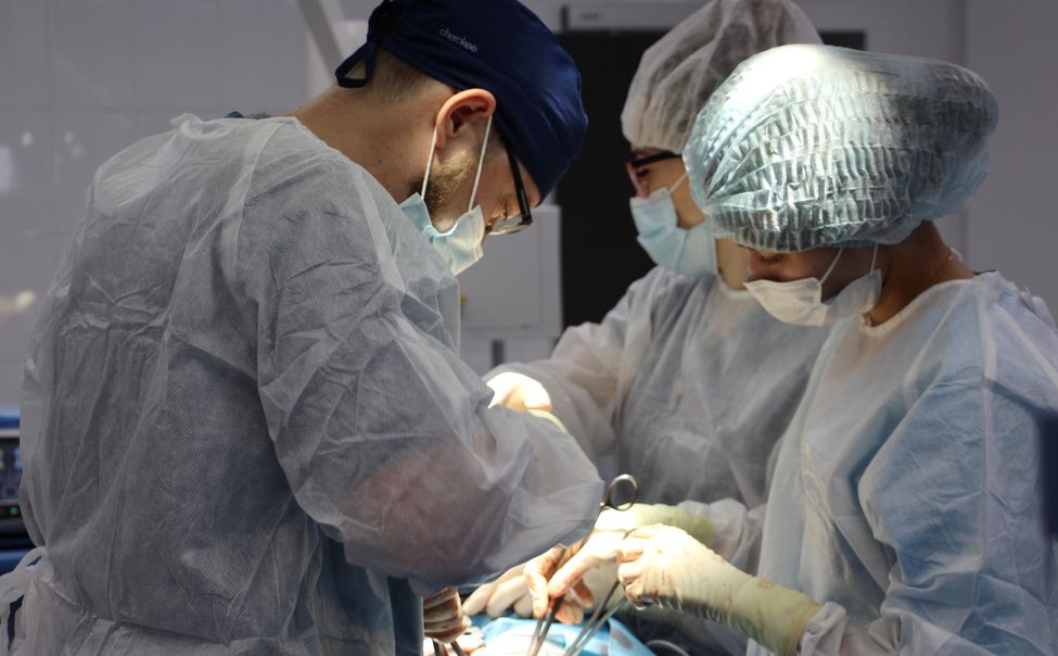 Чебоксарские онкохирурги удалили женщине 40-сантиметровую опухоль яичника
