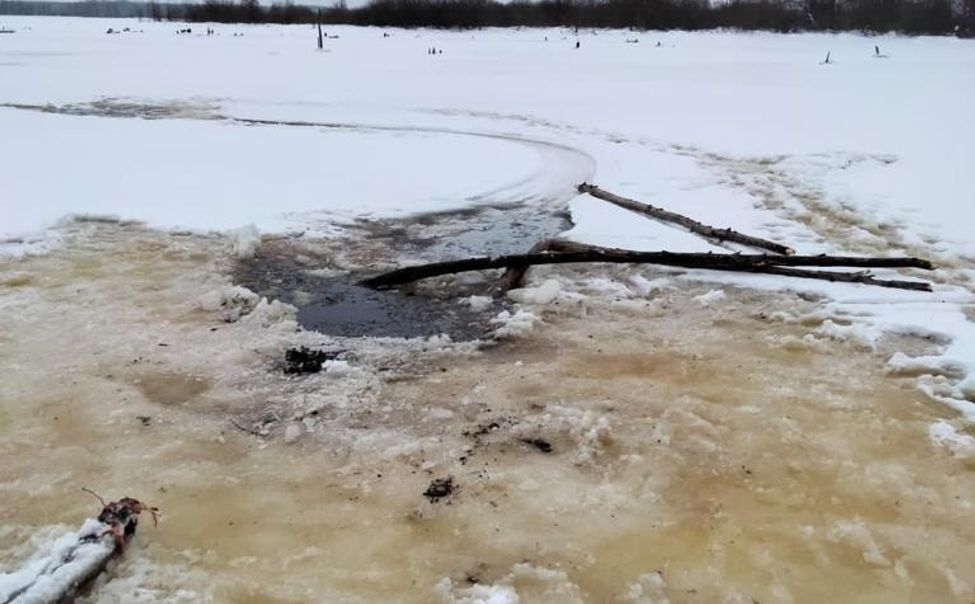 Трое рыбаков из Чувашии провалились под лед в Марий Эл