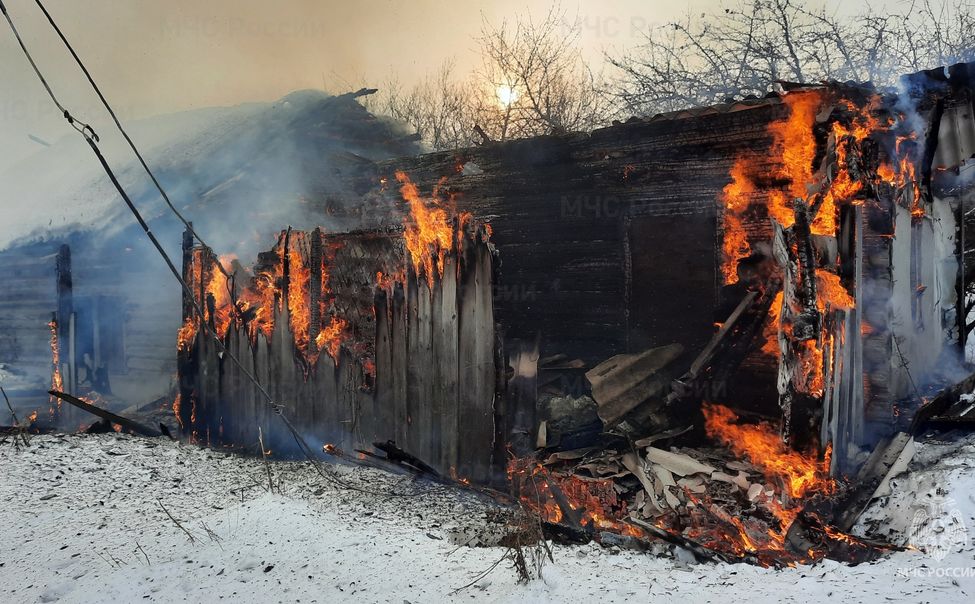 В Чебоксарском округе при пожаре погиб неизвестный мужчина