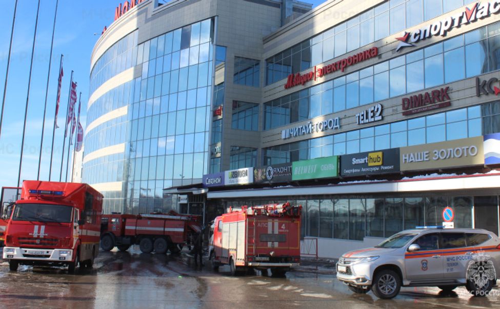 Прокуратура проводит проверку из-за пожара в чебоксарском торговом центре "Мега Молл"