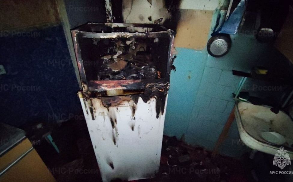 В Чебоксарах неисправный холодильник стал причиной пожара в квартире