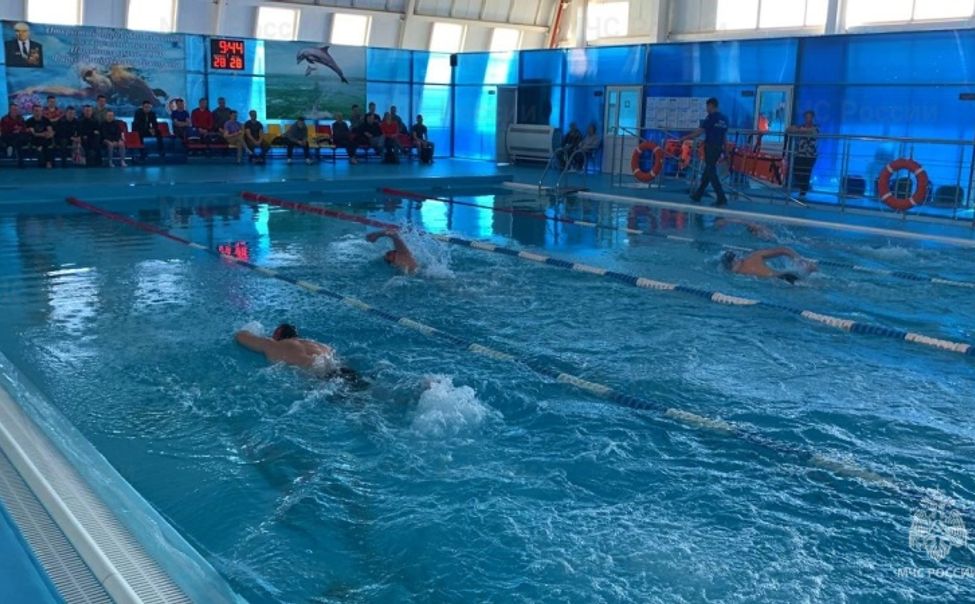 В Чувашии прошли соревнования по плаванию среди спасателей