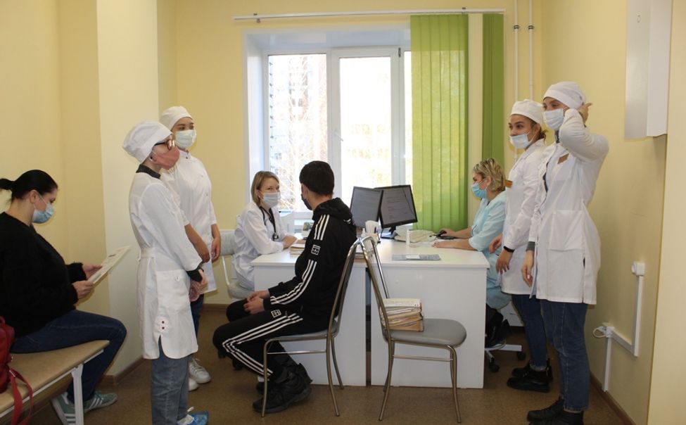 Более 150 студентов-медиков с начала года прошли практику в Новочебоксарском медцентре