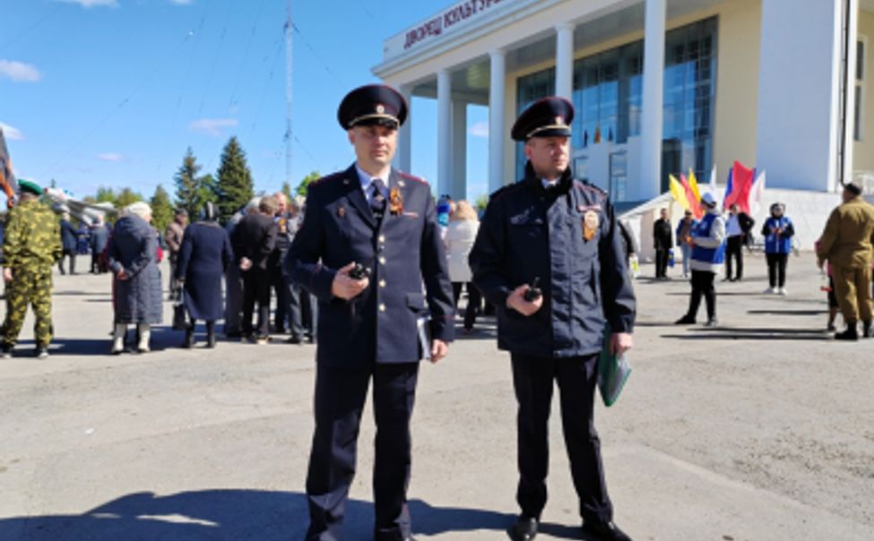 Охрану общественного порядка во время празднования Дня Победы обеспечили более 1000 полицейских