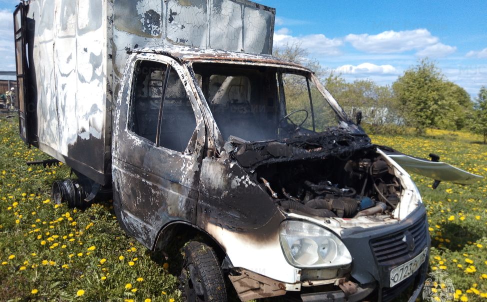 В Урмарском округе сгорел грузовик "Газель"