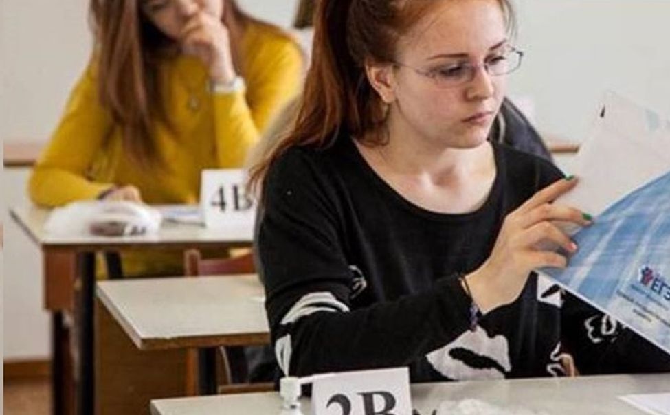 Чебоксарские девятиклассники сдают экзамены по информатике, географии, литературе и физике