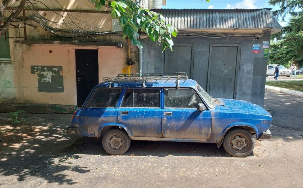 В Чебоксарах ищут владельца брошенного автомобиля 