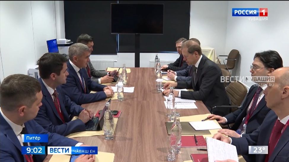 Республика аталанӑвӗн ҫул-йӗрне сӳтсе яваҫҫӗ Республика аталанӑвӗн ҫул-йӗрне сӳтсе яваҫҫӗ