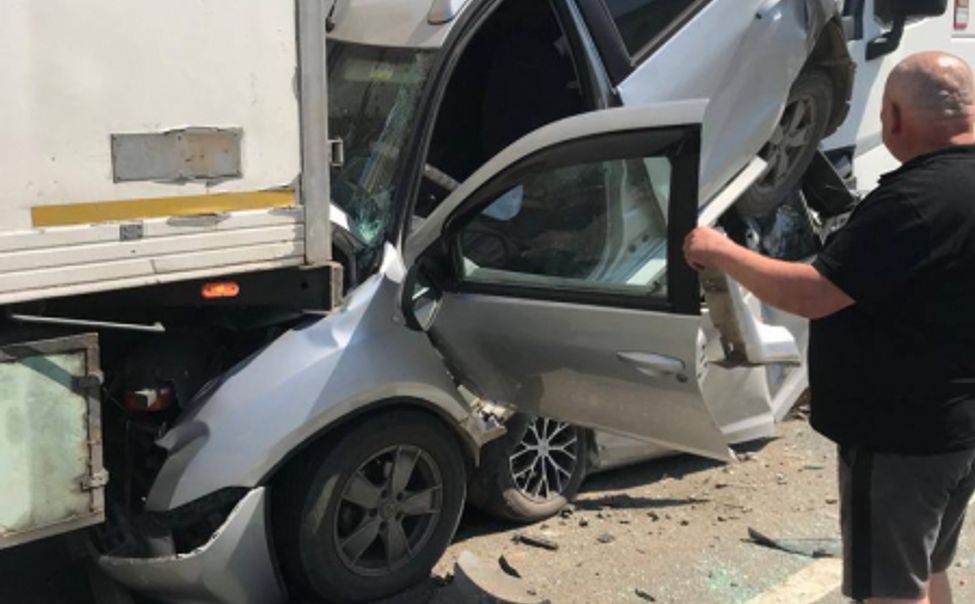 В ДТП на трассе М-7 в Чебоксарском округе погиб 1 человек, 3 получили травмы