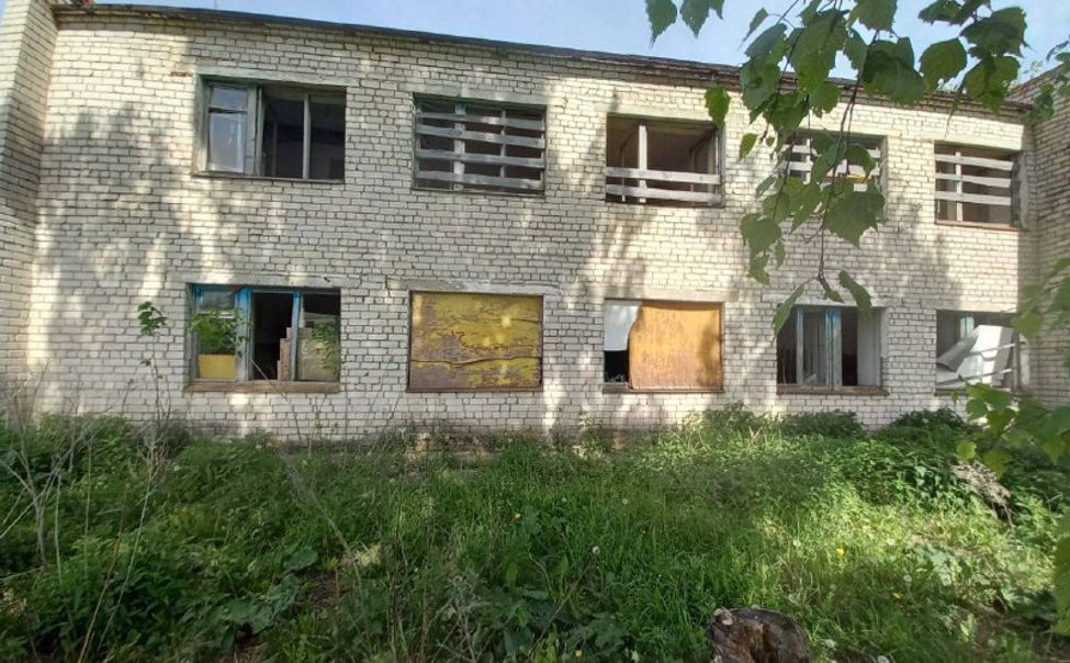 Собственника заброшенного здания в Козловском округе обяжут ограничить доступ на территорию