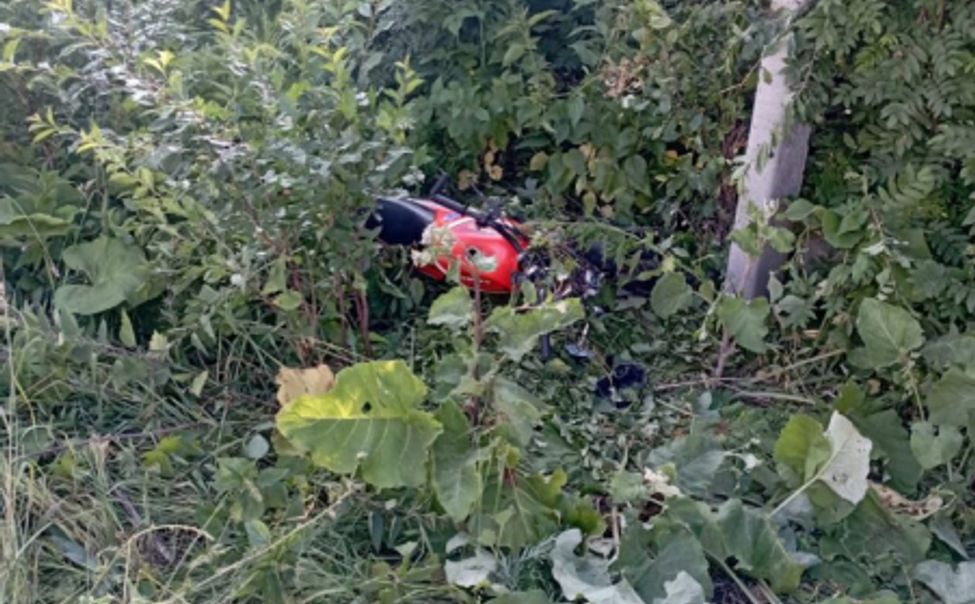 В Комсомольском округе подросток на мотоцикле врезался в столб