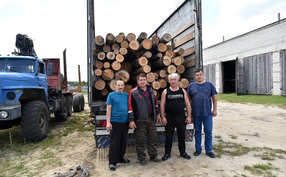 Из Чувашии в зону СВО отправили древесину 